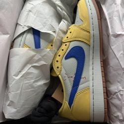 Size 8w Brand New Canary