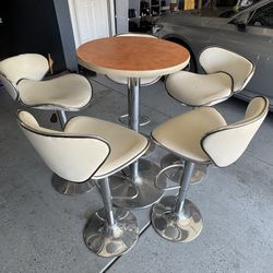 Bar Table With 5 Bar Stools