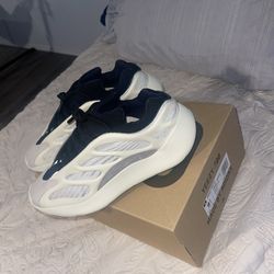 yeezy 700 v3 Azael
