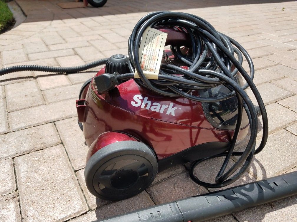 Shark floor steamer