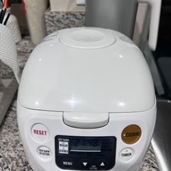 Zojirushi NS WAC10, Cup and Rice Spoon 