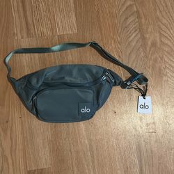 alo yoga fanny pack