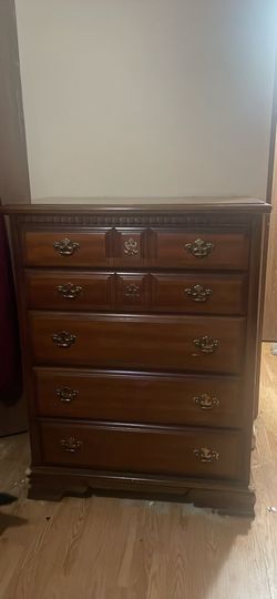 Traditional 5-Drawer Wood Tallboy Dresser