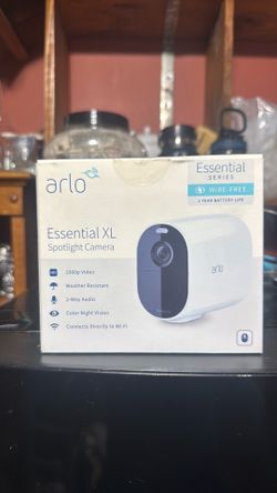 Arlo essential XL Spotlight camera