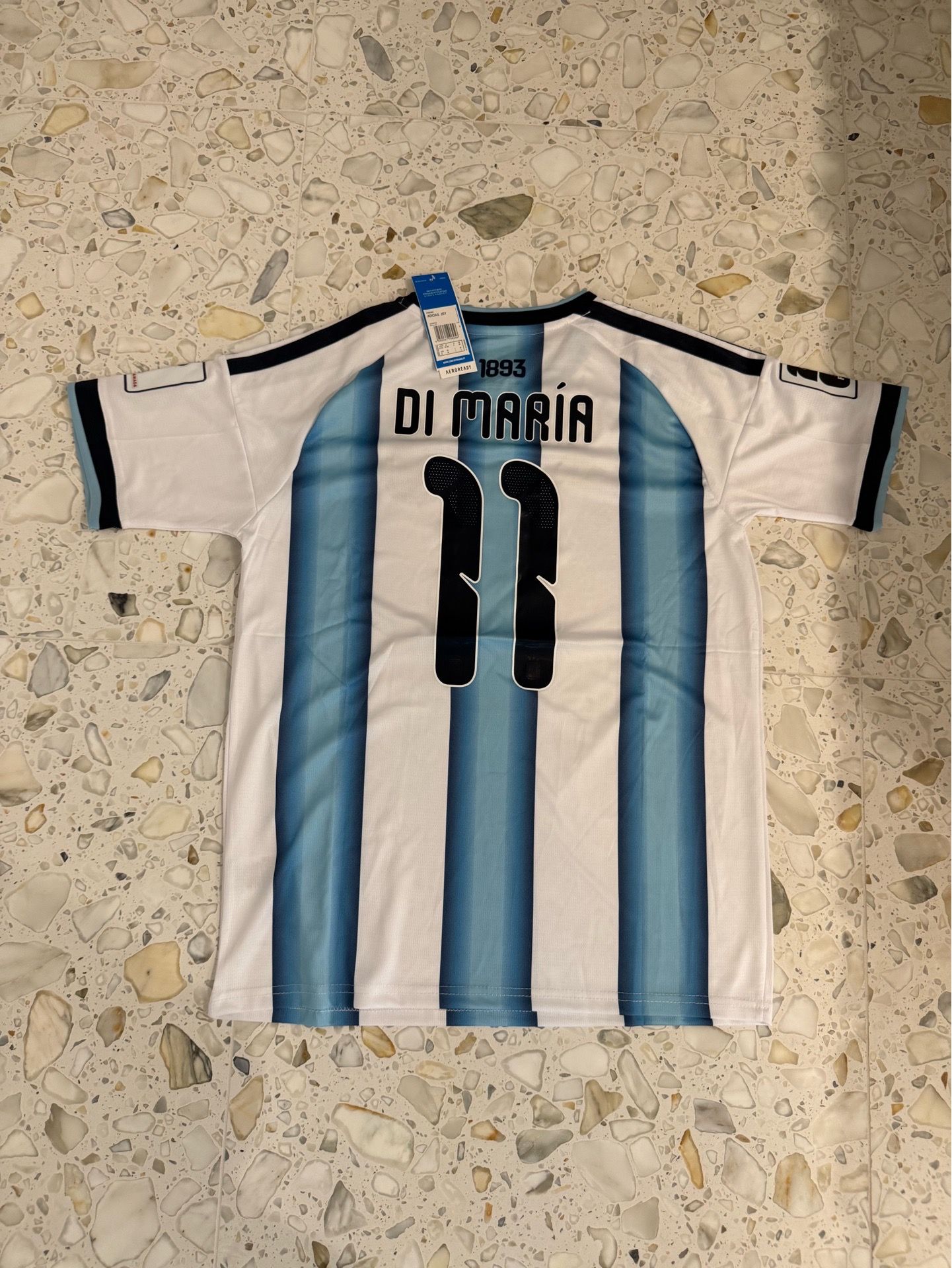 Ángel Di María #11 Size M Argentina White & Blue World Cup Soccer Jersey