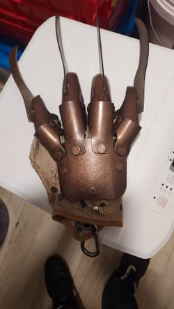 Freddy Krueger Claw Glove Prop Replica