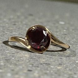 Gold red stone ring #32786