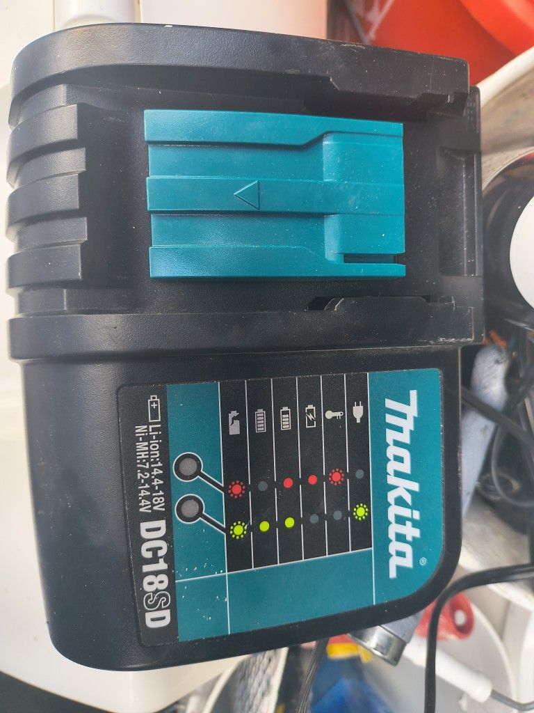 Makita Charger
