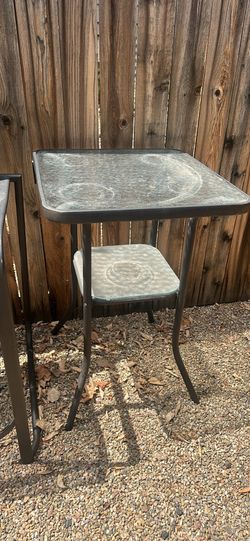 Adorable Outside Table and chairs