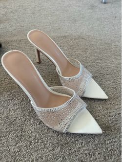 Women’s heels size 6