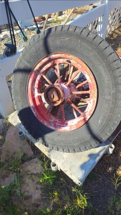 Set of 4 Antique Wagon Wheels