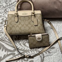 Coach Purse And Wallet New