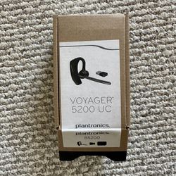 Voyager 5200 UC Bluetooth Wireless Headphone 