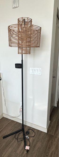 Woven Rattan Floor Lamp 70”