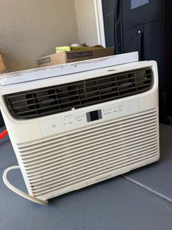 Frigidaire 12,000 BTU Window AC – Works Great Like New