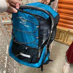 Hydration Pack, Insulated Hydration Backpack with 2L BPA Free Water Bladder - More Items