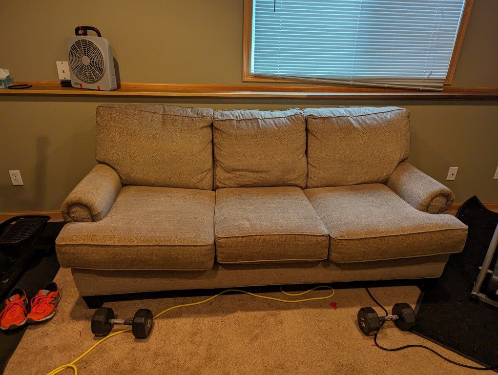 Used Chatham Full Size Tan Couch