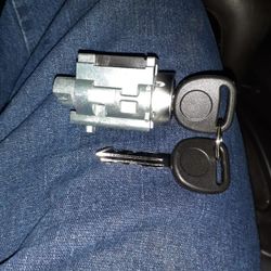 2002 Oldsmobile Alero Ignition Lock Cylinder 