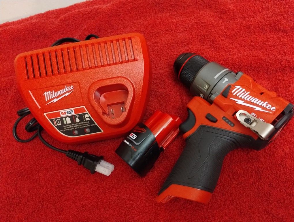 M12 Milwaukee Fuel Hammer Drill Kit $140