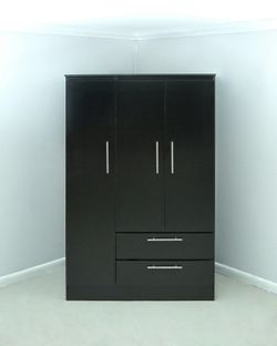 Wardrobe-Armoire