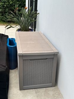 320 gallon storage box deck box