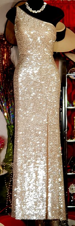 Stunning Xscapes HollywoodGlam RoyalSilver Sequins Elegant Off Shoulder Evening Formal Size 8