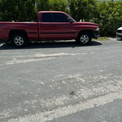 Ram 1500 V8