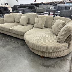 New Poundex 2-Piece Sectional Set XL RAF Chaise + LAF Sofa + 4 Accent Pillows