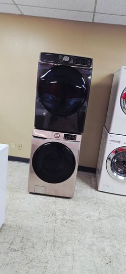Washer and dryer stacables electric dellivery extra fee