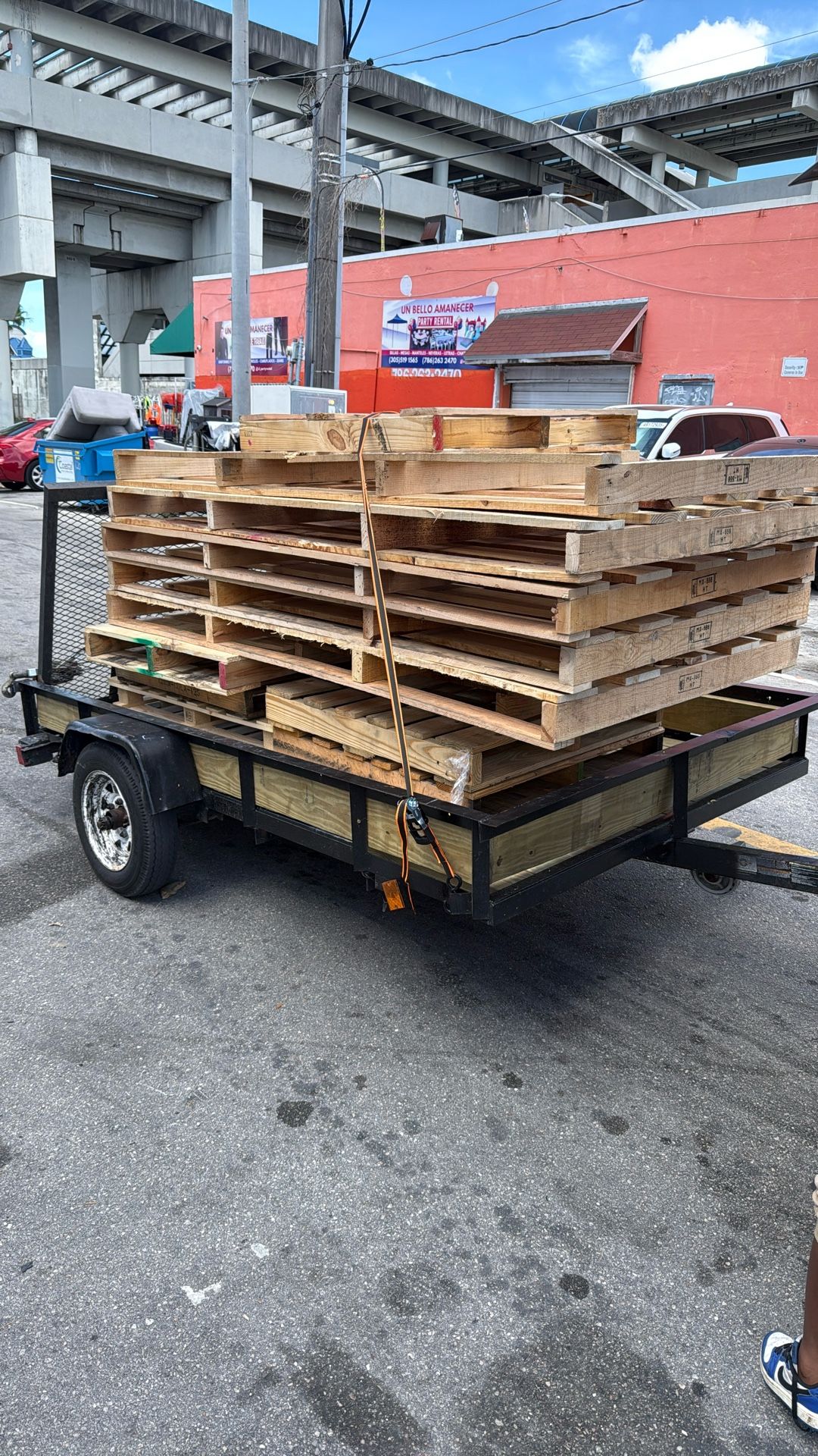 WE CAN PICK UP YOUR PALLOT