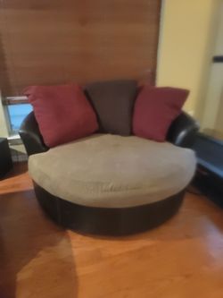 Oversized swivel chair