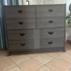 Made In Italy Dresser 51” Long 18” Wide And 43” High With Mirror In Good Condition 