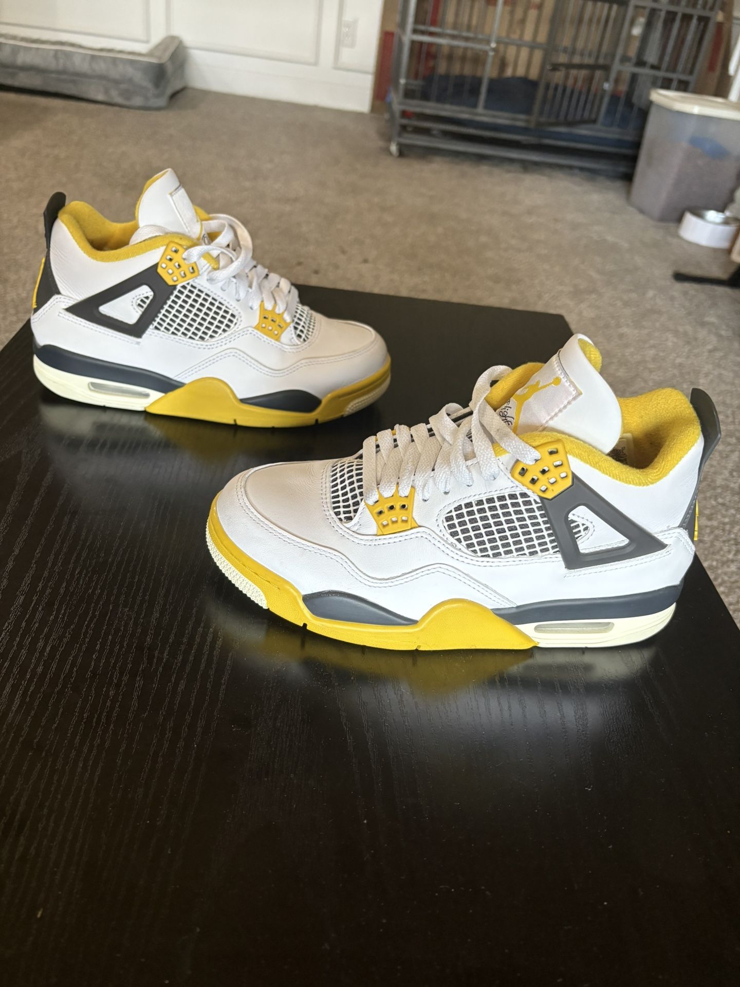 Women’s Jordan Retro 4 Vivid Sulfer Size 7.5