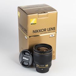Nikon Nikkor AF-S 28mm F/1.8G Lens Mint  Wide Angle