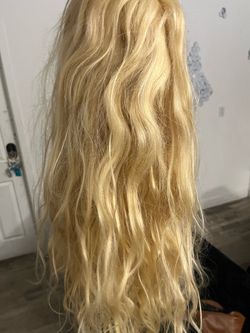Blonde sew in