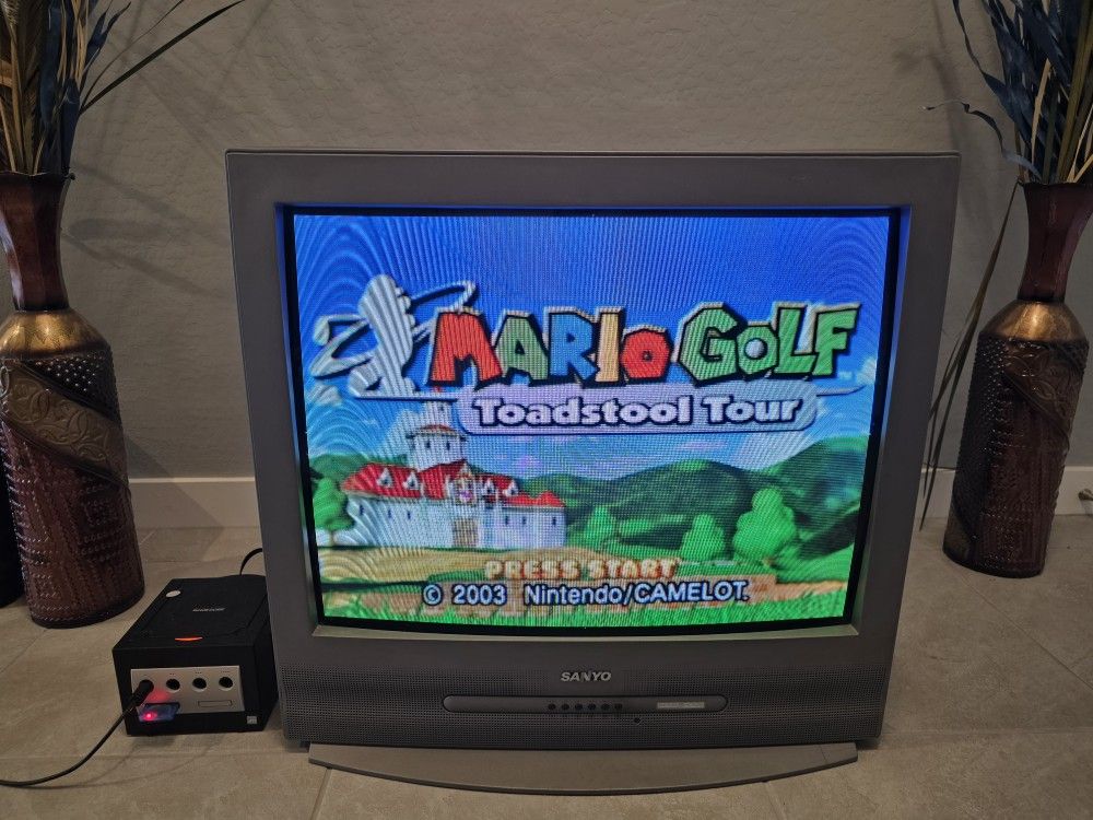 Vintage Sanyo 27 Inch CRT TV Retro Gaming With Original Remote DS27820 60hz