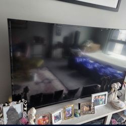 New 55 Inch Smart Tv With Roku Retail Price 425$