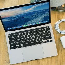 🍎 MacBook Pro 13” 2020 – Intel i5, 8GB RAM, Magic Keyboard – Silver + Charger