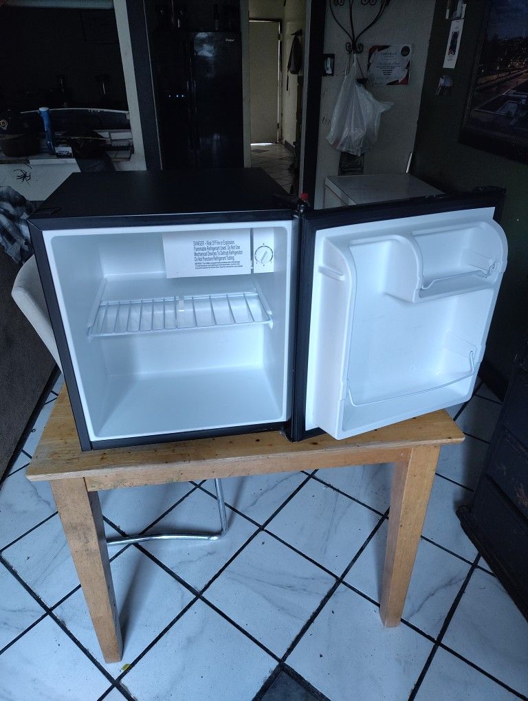Mini Fridge
