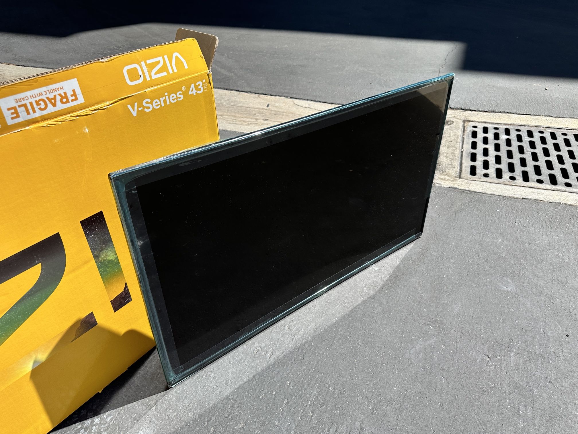 VIZIO V-Series 43" Class 4K UHD HDR LED Smart TV