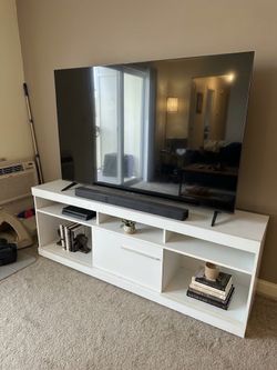 Tv stand (tv not included)