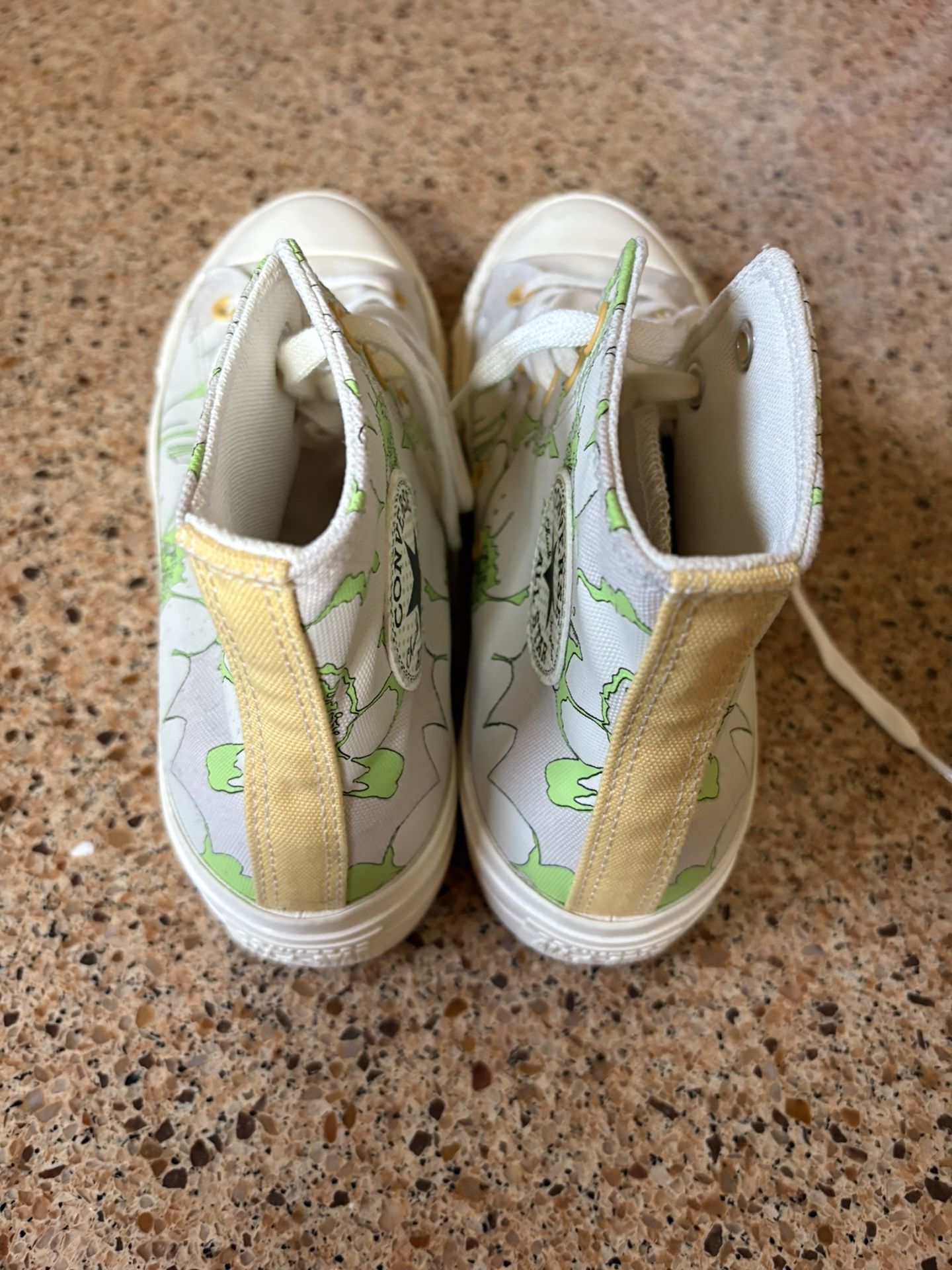 Chuck Taylor Converse Platform Floral- Size 8.5