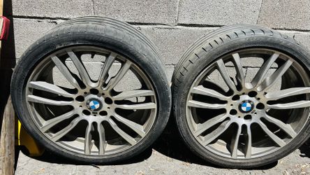 BMW Tires With Wheel