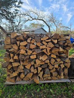 Premium Seasoned mix OAK Firewood - 
(4ftx4ft) $150🔥