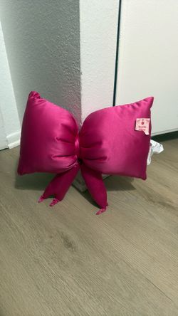 Bow Pillow
