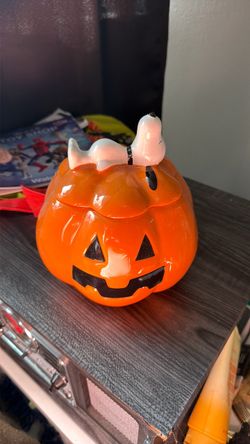 Snoopy cookie jar