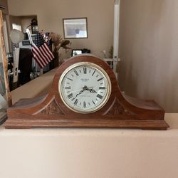 Vintage Antique Verichron Quartz Westminister Chime Time Camelback Mantle / Shelf Clock