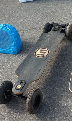 ELECTRIC Evolve skateboard GTX NO CHARGER AND NO REMOTE CONTROL