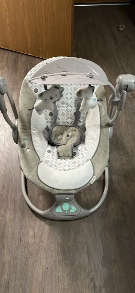 Ingenuity ConvertMe 2-in-1 Compact Portable Baby Swing to Infant Seat