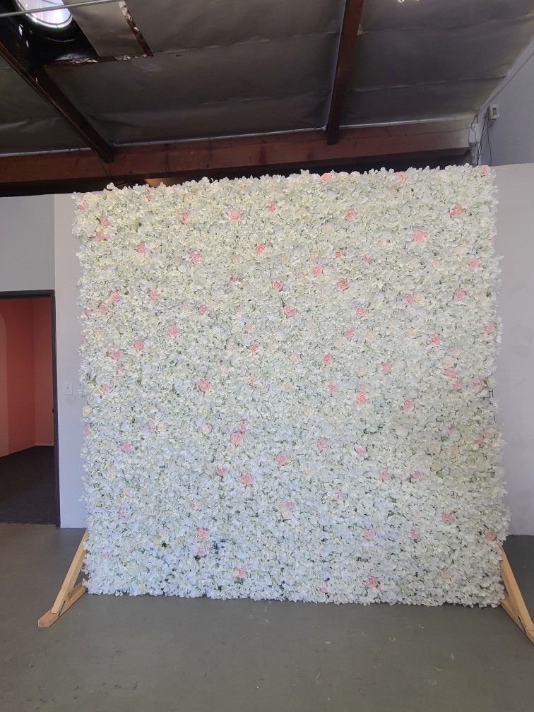 Flower Wall / Metallic Backdrop